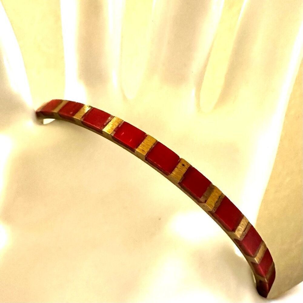 Red and gold tone vintage bangle bracelet - Picture 7 of 7